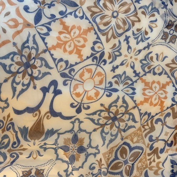 Floral Patterned Scarf - Picture 3 of 3